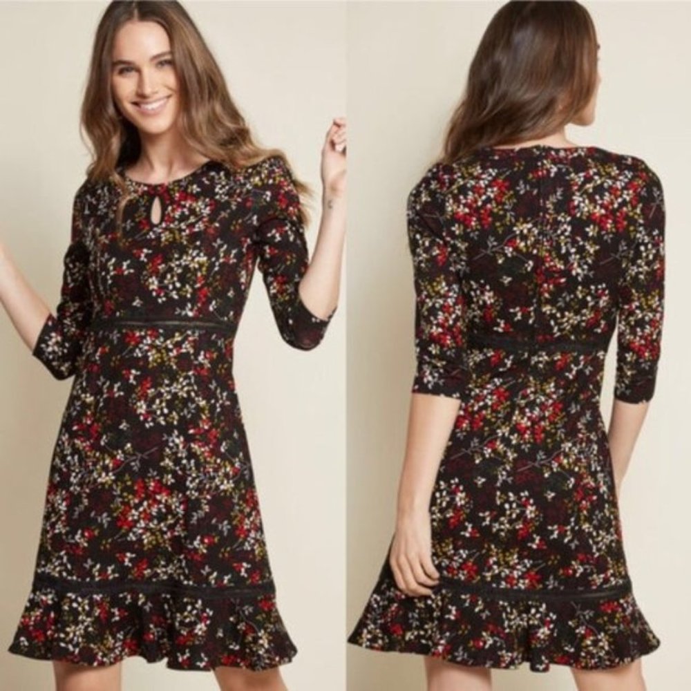 ModCloth Leaf Print Keyhole Poised for Potential Lace details Mini Dress Small